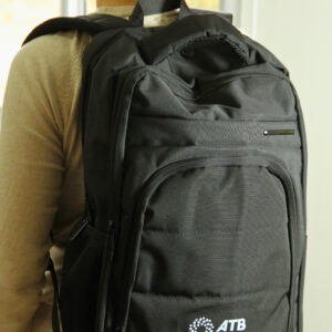 Mochila urbana negra 5