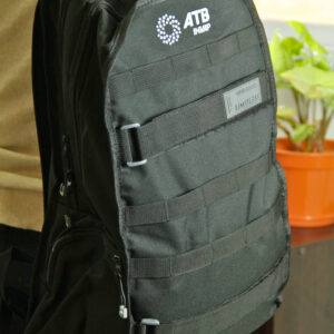 Mochila urbana negra 3