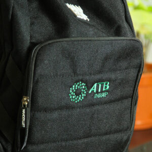 Mochila urbana negra 2